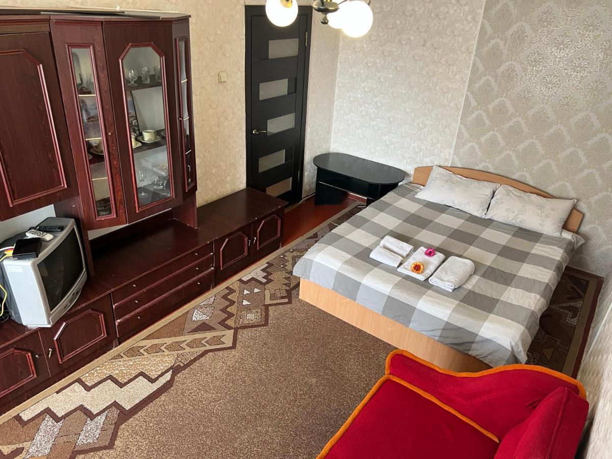 Apartment On Bukovinska 罗夫诺 外观 照片