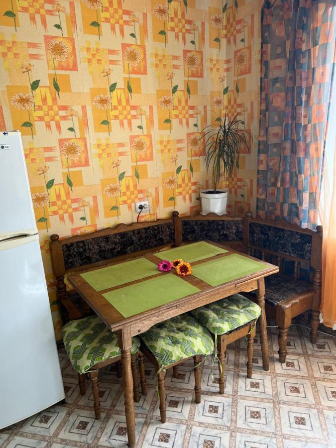 Apartment On Bukovinska 罗夫诺 外观 照片